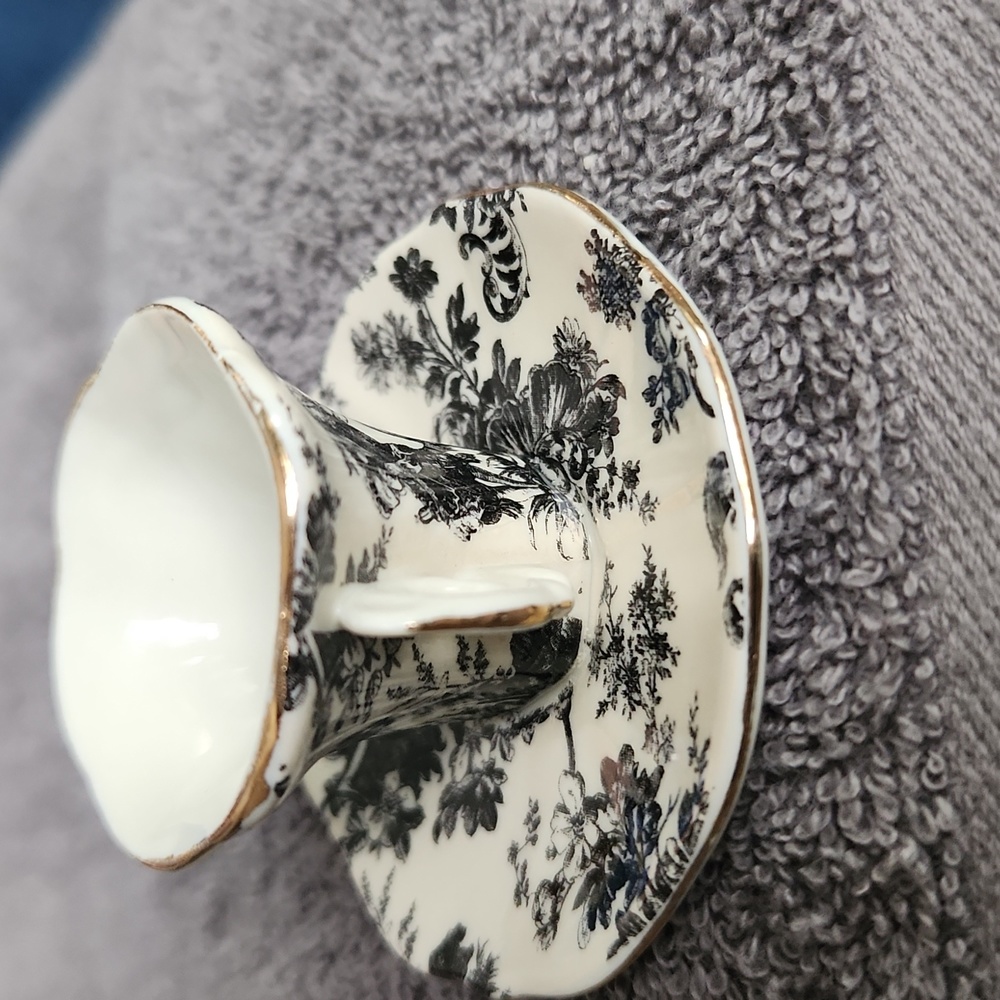 Vintage miniture Alice in Wonderland  ceramic tea Cup with saucer attached - Picture 4 of 7